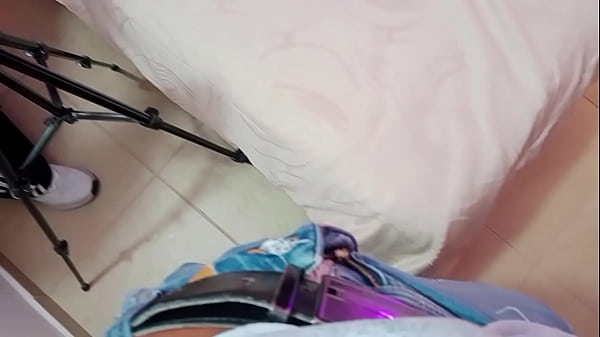 My friend invites me to fuck his wife, he gives us a dance show, big tits, double penetration, cum in the mouth, what a delicious threesome with the cuckold