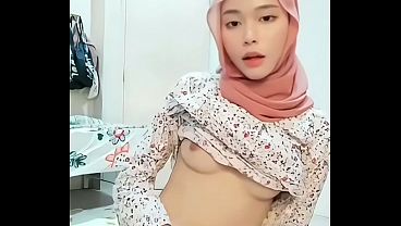 Download Video - Beauty Malay Hijab Solo Fingering Orgasm