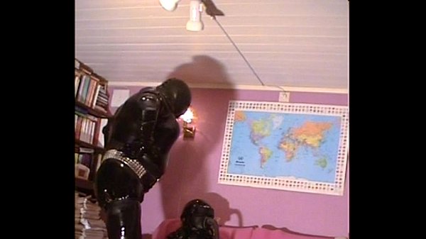Download Video - Roxina2005KinkyFetishRubber010205XXXL&period;MPG