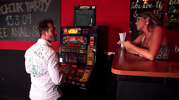 Samia Christal an experienced woman gets penetrated in the ass