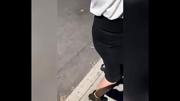 Download Video - Sexo por DINERO&excl; Le ofrezco DINERO a SE&Ntilde;ORA Mexicana Sumisa que Estaba Esperando su Cami&oacute;n para Irse a Trabajar&excl; Le Doy Dinero para que me la CHUPE en la CALLE y no Vaya a Trabajar&excl; PARTE &num;1