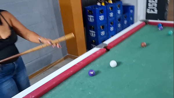 Download Video - Sinuca do prazer&colon; ela perdeu o jogo e ganhou rola na buceta