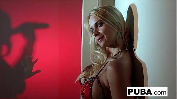 Hot Blonde MILF Sarah works her wet pussy with a toy