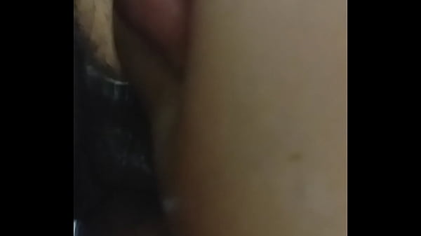 Minha putinha tomando no cu