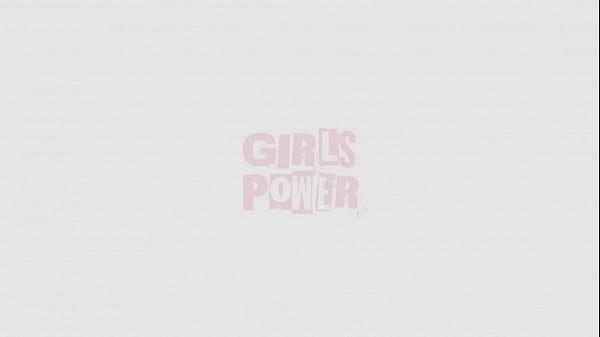 Aimerais-tu baiser cette b&egrave;lle-m&egrave;re infid&egrave;le NYMPHO de la quarant&egrave;ne avec moi? elle sera bonne pour un trio, sex rapide et jouissif