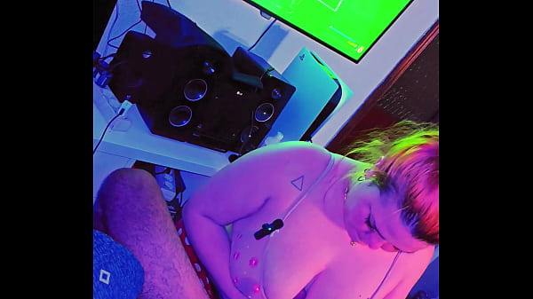 Gamer stepbrother plays PS5 and his kinky stepsister distracts him with her cock - Familly Relationship