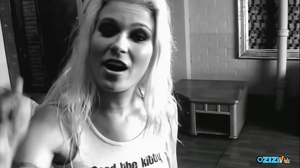 They got this blonde bitches bag so she ended up in a wild desert orgy.