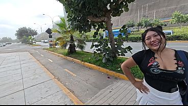 Download Video - Le ofrec&iacute; dinero a una chica que hacia deporte por la calle