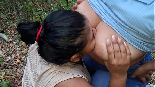 Pandora sucks Sapphire's big boobs