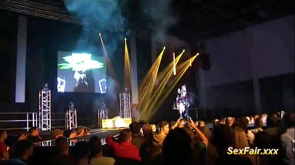sexy Asian makes audience go crazy