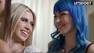 Blue-Haired Babe Gets Her Pussy Devoured by Two Girls at Once