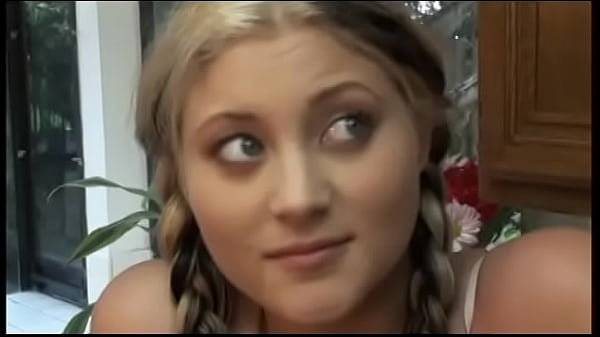 Semental cachondo en todas las posiciones se folla a una joven rubia con coletas, luego inserta una polla profundamente en su boca y se corre
                   Semental cachondo en todas las posiciones se folla a una joven rubia con coletas, luego inserta una polla profundamente en su boca y se corre muchos negros