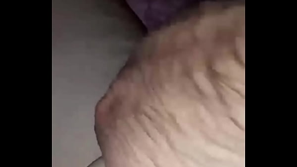 Questa troia si fa toccare dal'amante