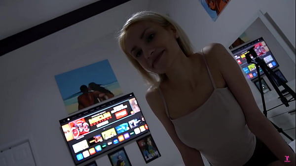 Download Video - Cute Food Delivery Girl April Love Cheats on Boyfriend & Fucks Teddy Tarantino