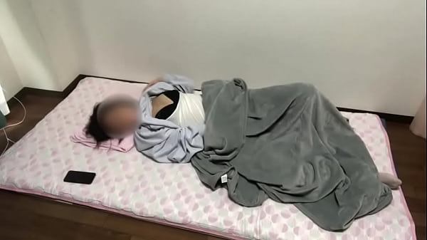 A girl who is not used to handling toys ◯ Raw masturbation. I wanted to feel better, so I mustered up the courage to buy a toy, but it felt so good that I squirted a lot.