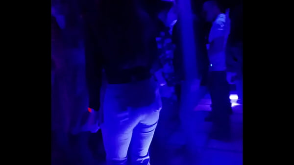 Громкие выходные. Пошёл с друзьями для съёма шлюшки на вечер.