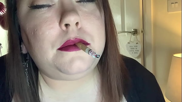 Download Video - BBW Tina Snua Smokes A Cigarette With Snap Inhales