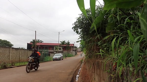 Coup de foudre avec la nouvelle fille du quartier