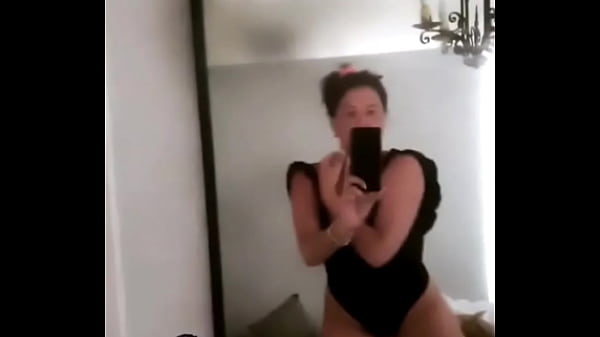 Nazarena Velez Showing The Tail (1) 2019