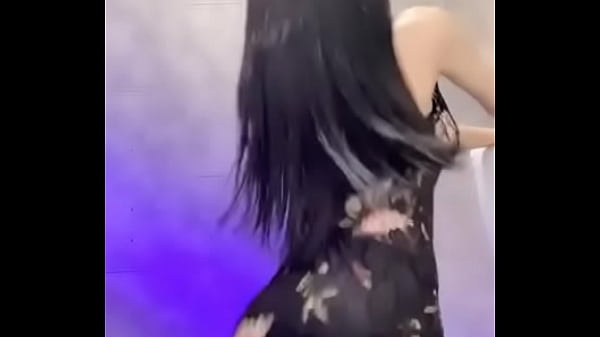 虎牙知名女主播Rd-Viki自拍舌技挑逗风骚十足(2)