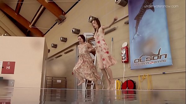 Anna Netrebko and Lada Poleshuk underwater lesbos