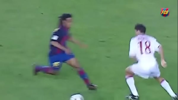 Download Video - Ronaldinho s stunning goal against Sevilla &lpar;2003&rpar; - 360P