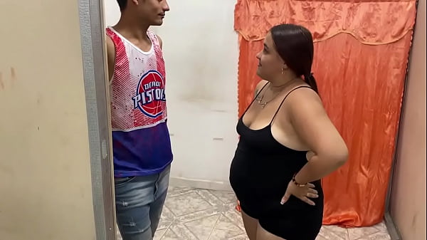 Download Video - follo con la due&ntilde;a de la casa para que este mes me pase por no pagar el arriendo