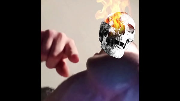 Spriccelő orgazmus játékokkal