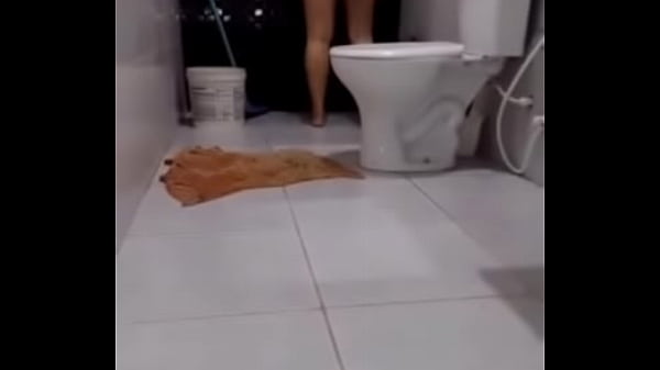 I Recorded My Wife Taking a Naked Bath So You Can Drool Too