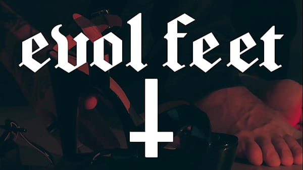 Who Wants Lick My Pussy and Feet?