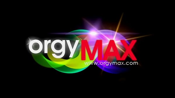 Tempting floosy Roxyn and her wild lust