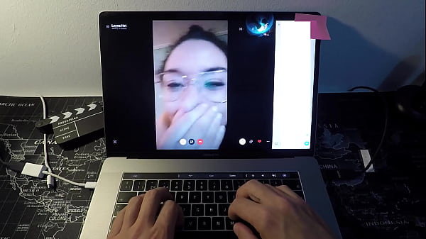 Spanish milf porn actress fucks a fan on webcam (VOL III). This mature woman knows how to express milk well from a distance. Leyva Hot ctdx