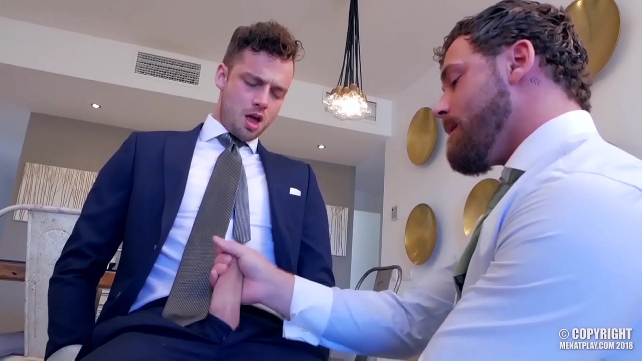 LOGAN MOORE CASTIGUE SU HABITACIÓN PARA PRESTARSE ES JUEGO SIN PEDIR
                    anal ass blowjob gay suit stud men big cock punish menatplay roomate gay blowjob gay sex gay sexe gay anal gay porn muchos negros