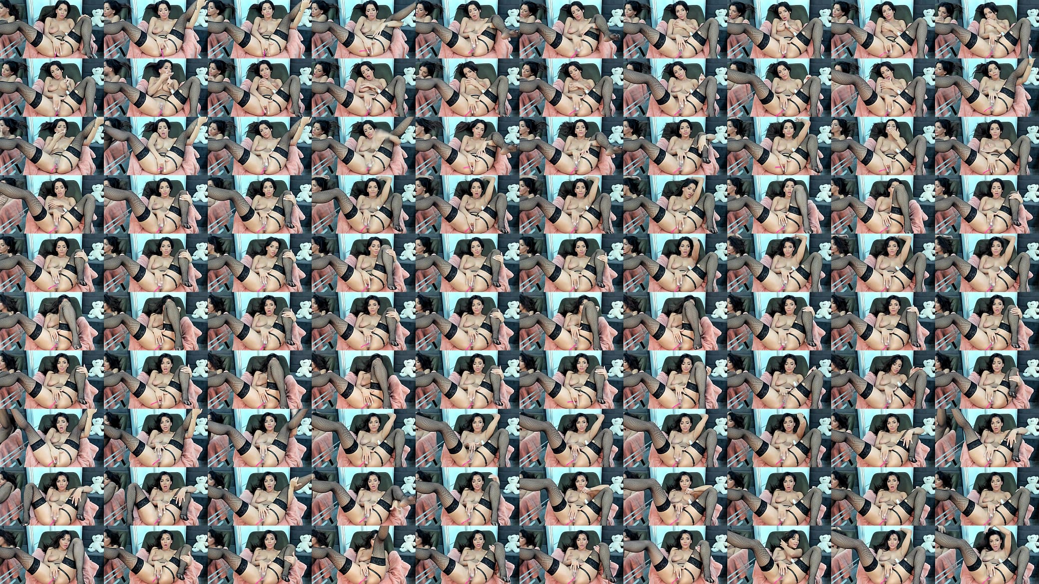 Big Boobs Latina Milf with fishnet fingering her creampied pussy 预览图