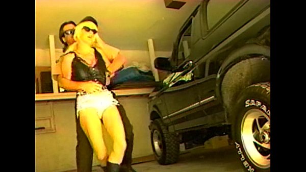 LBO - Chute Debutantes - scene 1
