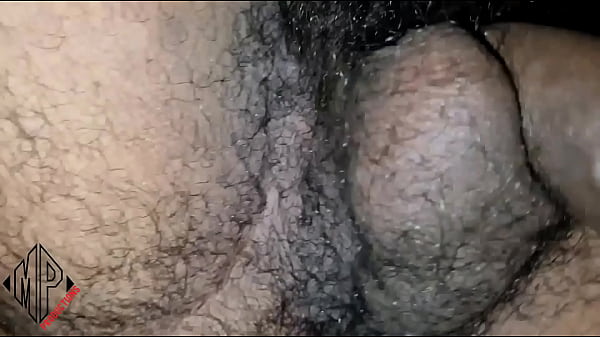 Download Video - Maduro da pica enorme fodendo o rabo do meu namorado enquanto me beijava&period;