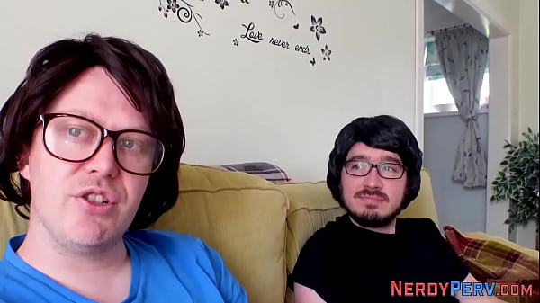 Amateur sucks nerds dick