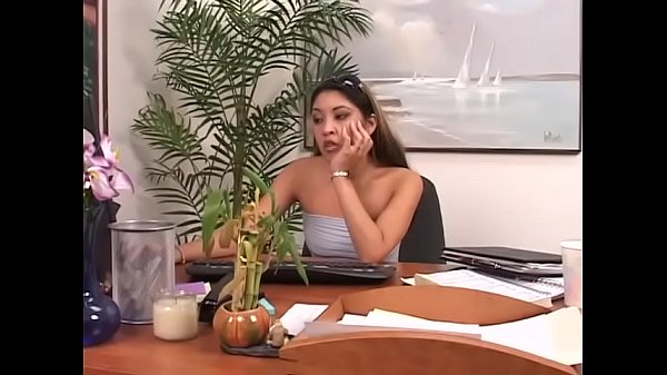 Download Video - Japanese brunette Nautica Thorn known how to give pleasure to her boss