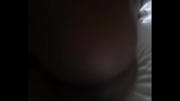 showin off her ass