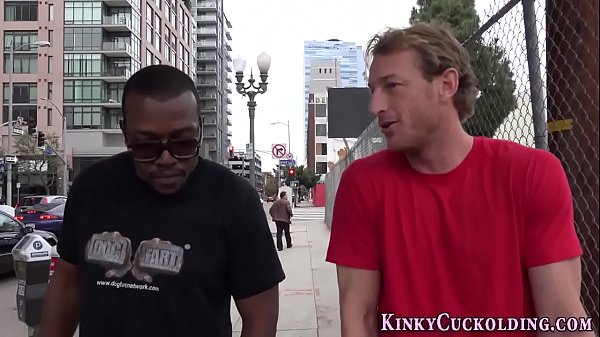 Teen gives interracial bj