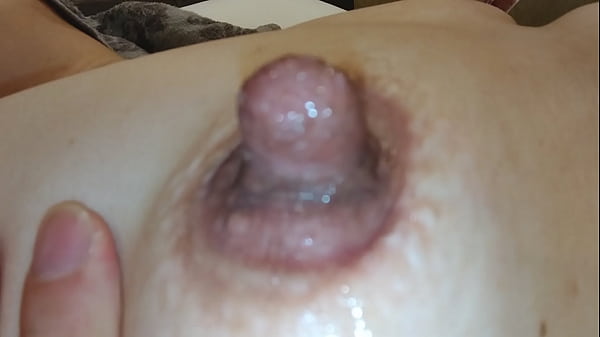 Download Video - 愛妻Yukieの乳首を吸引してみる。２