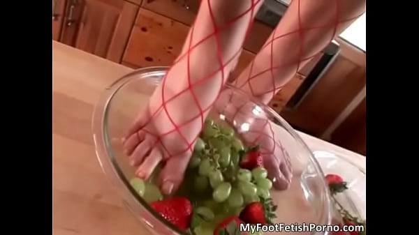 Sexy brunette hoe wit big juggs