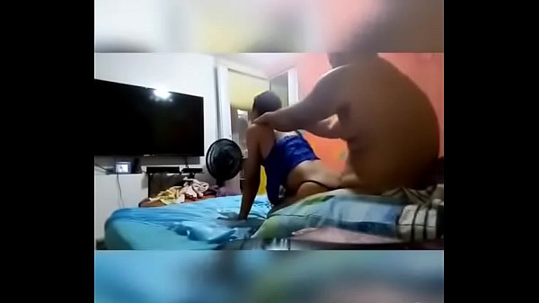 Download Video - Cdzinha sendo v&period; pelo macho bruto