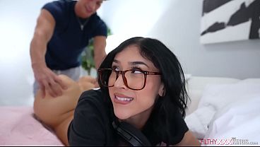 Stepbro cant hold it after seeing stepsis shaved pussy