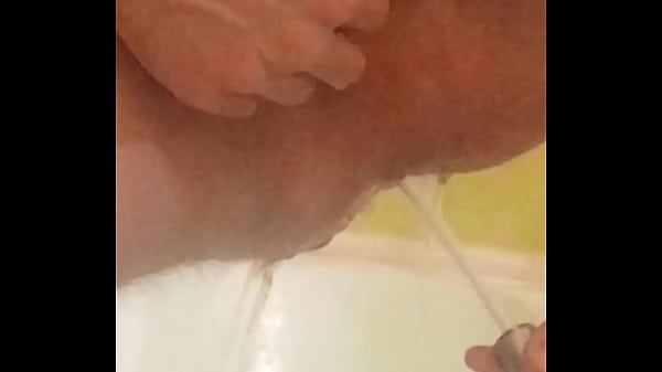 Download Video - I masturbate my hemorrhoidal anus with a stream of hot water