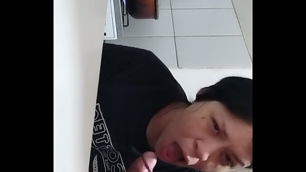 Download Video - Estaba cocinando y termin&eacute; follada y llena de leche