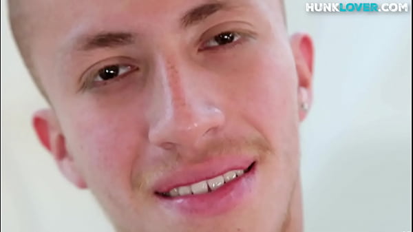 Download Video - Eager hunky newcomer masturbates in the shower