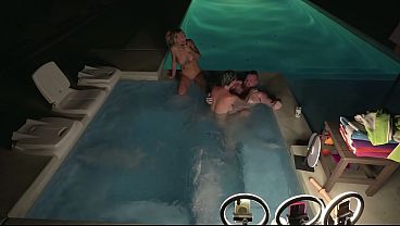 Hardcore Hot Tub Threesome With Deliah Grace And Nikki Zee