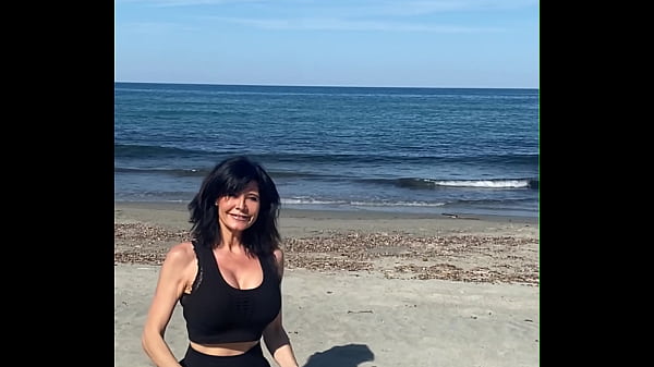 La corse c est aussi ça ... des plages désertes pour tourner des vidéos ...