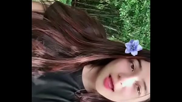Porn actress Yulieth Gomez masturbates
